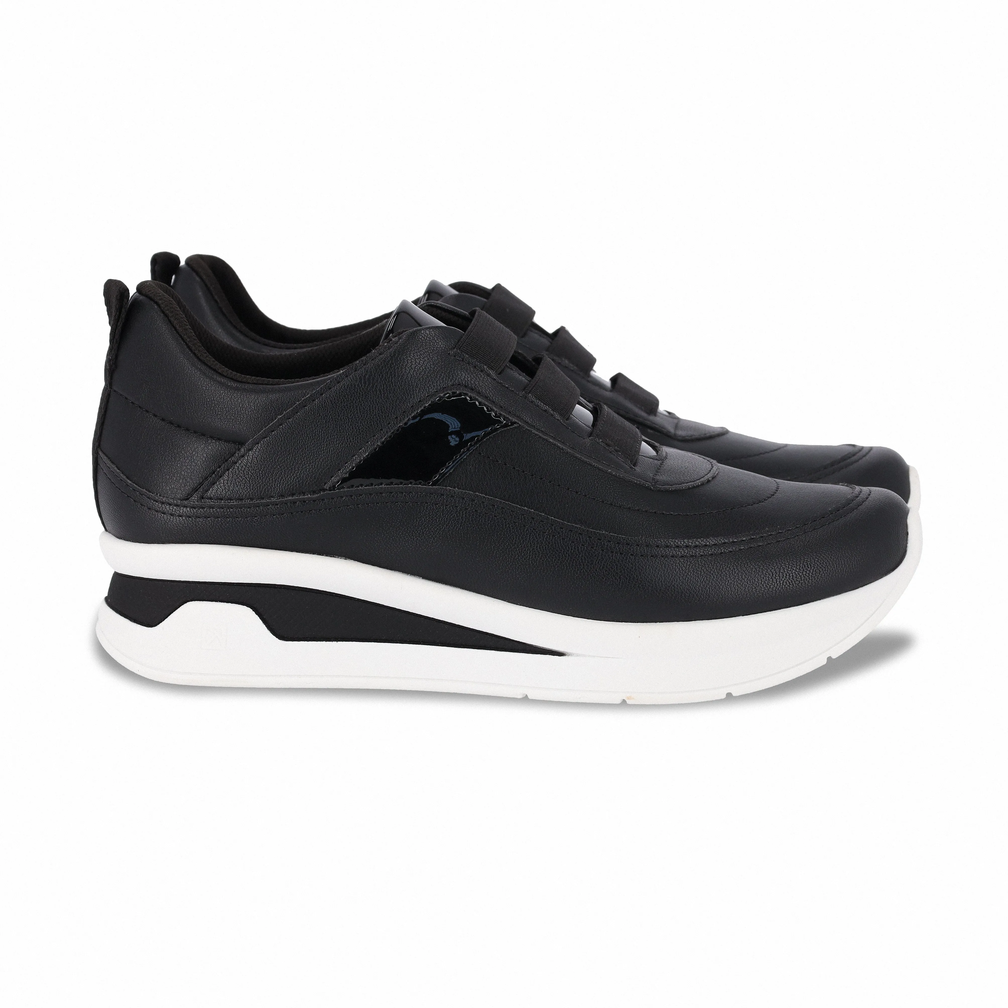 Black ENERGY Sneakers for Women (996.017)