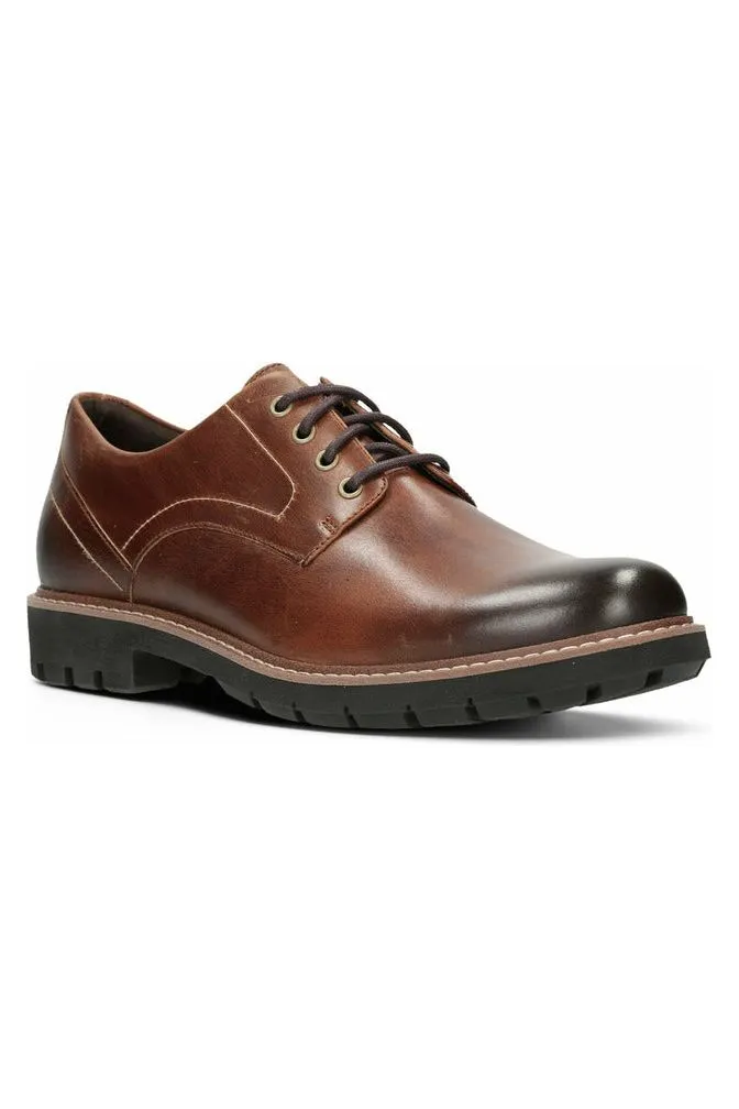 Clarks Batcombe Hall in dark tan leather