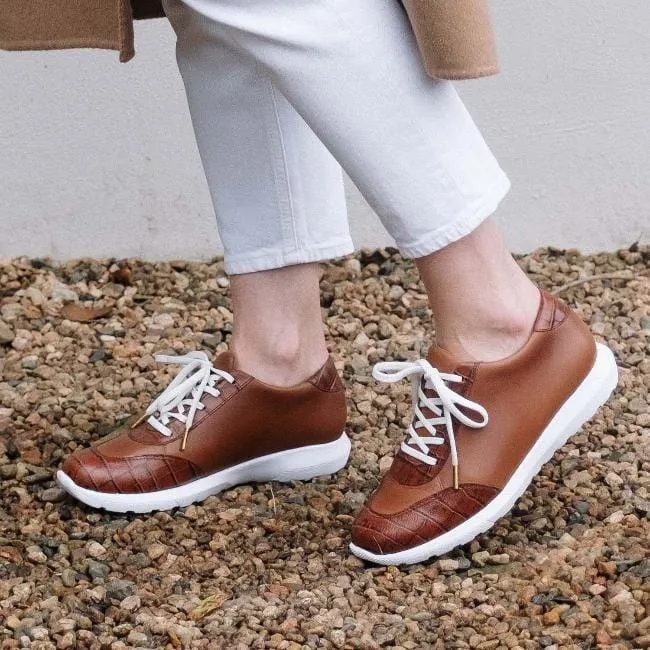 Lace-up Sneaker in Chestnut Multi - 12594