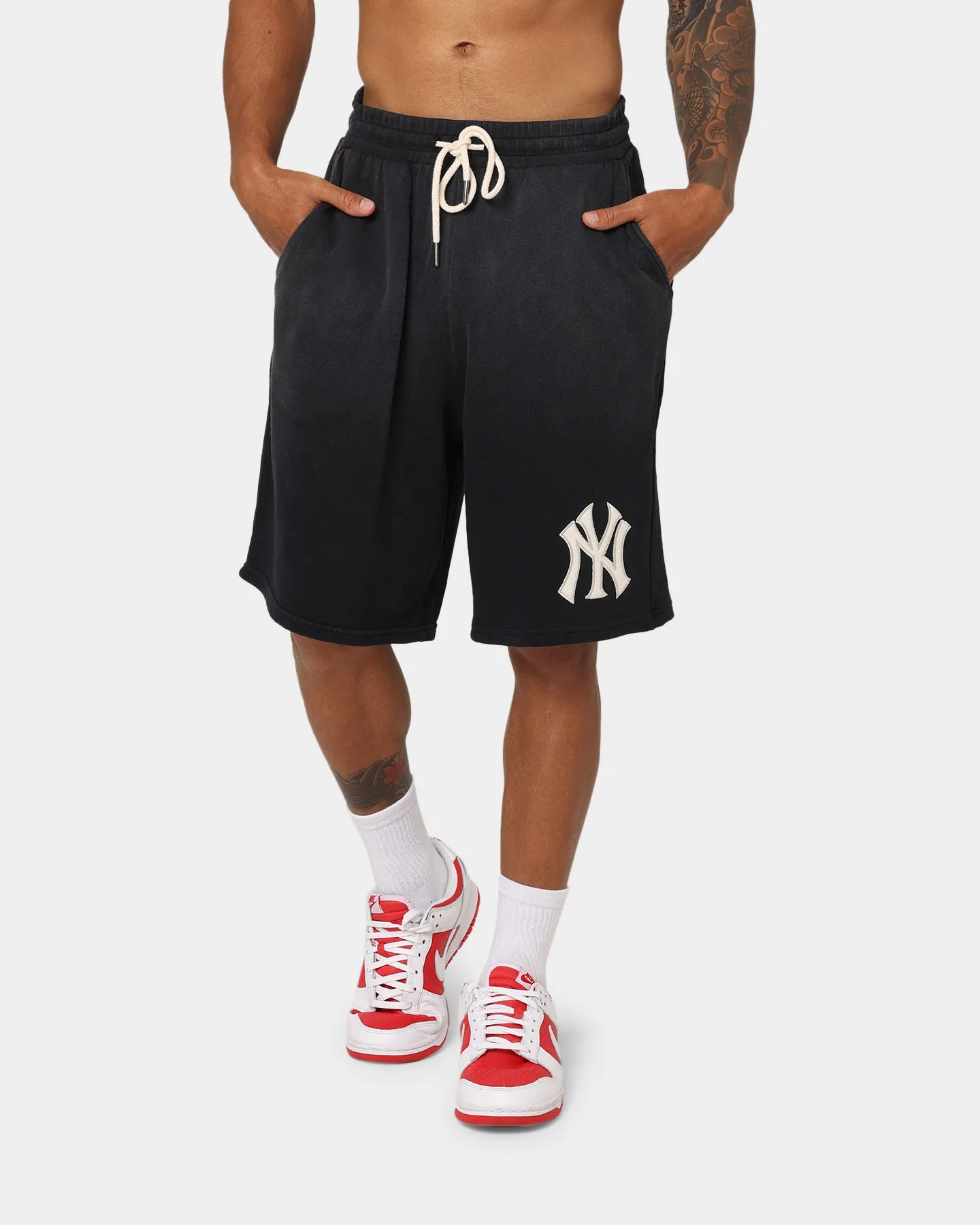 Majestic Athletic New York Yankees Solarised Court Shorts Faded Black