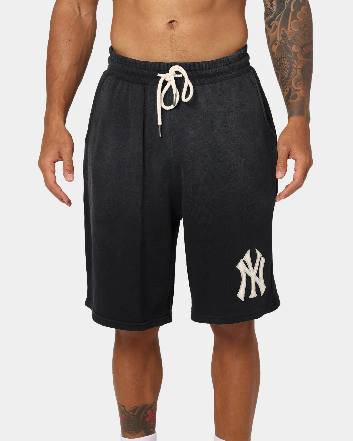 Majestic Athletic New York Yankees Solarised Court Shorts Faded Black