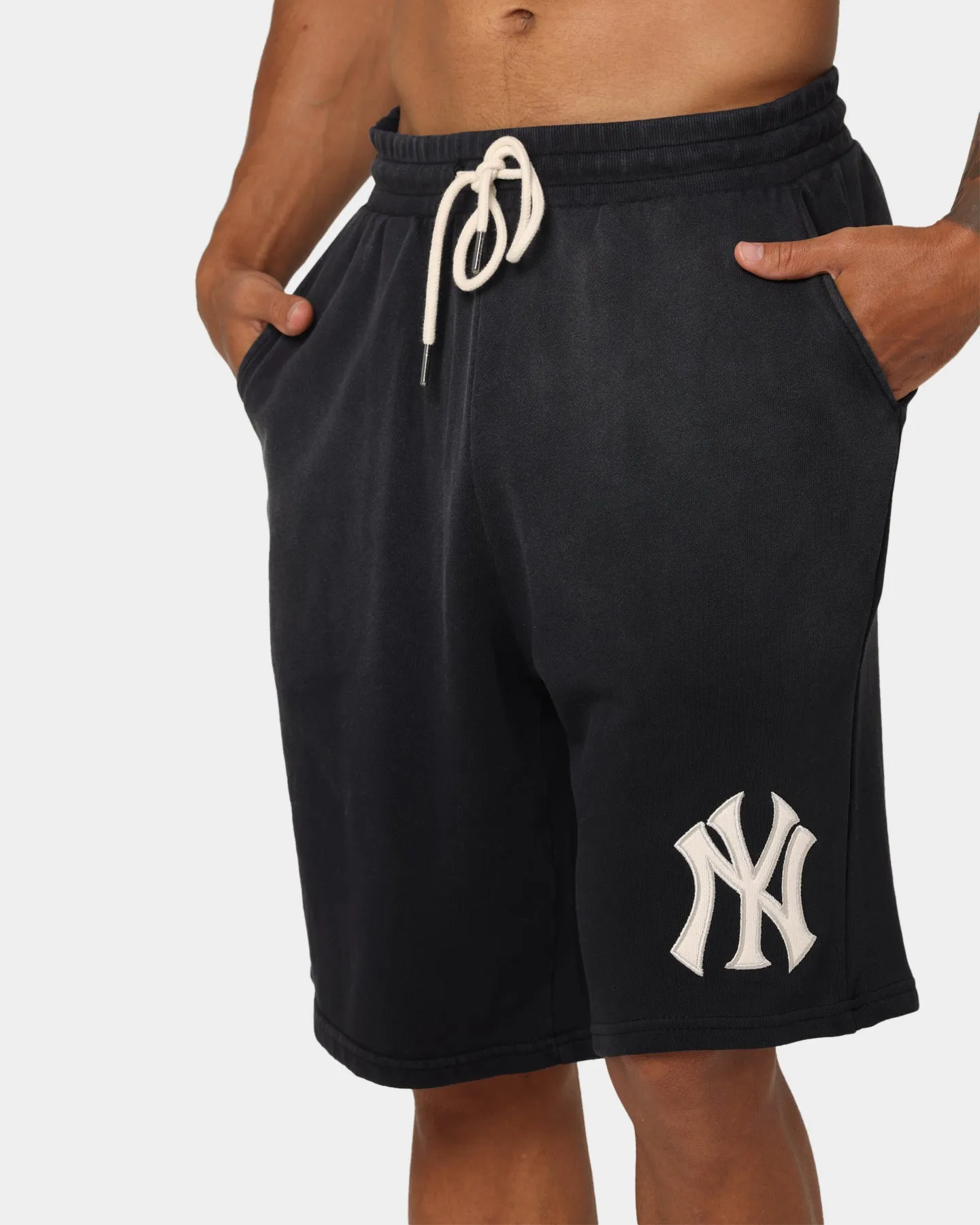 Majestic Athletic New York Yankees Solarised Court Shorts Faded Black