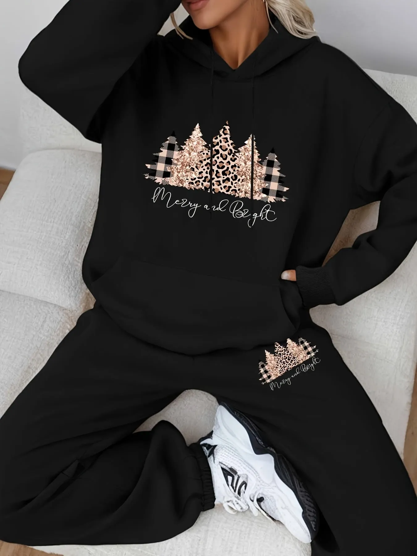 Two-piece Set of Plus Velvet Autumn and Winter Sports Suit, Women's Long-sleeved Drawstring Hoodie and Jogging Pants Set, Holiday Direction - Christmas Elements Print